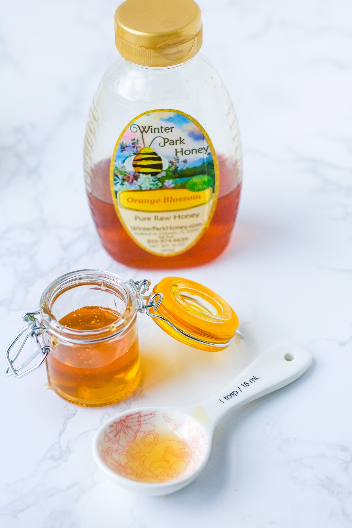 Homemade honey face wash combines antibacterial, anti-inflammatory and natural moisturizing power of honey with essential and nourishing oils.